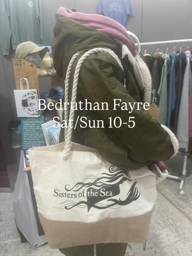 Can’t wait to spend the weekend inside at the lovely warm, festive Bedruthan Hotel. I wish I could stay over and use the gorgeous spa too!

I’ll be bringing the whole range with me from stickers to change robes, and there are so many lovely traders coming I’m defo going to do a bit of shopping myself. 

Open Sat and Sun from 10-5 and there’s a free shuttle up from the village. 

If you’re coming make sure you pop by and say Hi 👋 

🛍️🎄🌊

#bedruthanhotel #christmasmarket #gifts #presents #shopsmall #xmas #christmasgift #shop #newquay #cornwall #market #shoplocal #christmas #festive #sistersofthesea #hoody #beanie #coastalliving #shopping #swimming #surfing #diving #sailing #hiking #walking #sistersoftheseauk #ruthpocock