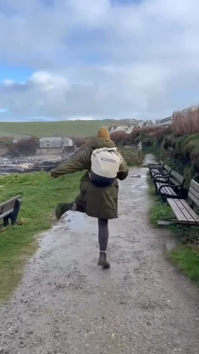 Cold swimming - makes you feel like you can do anything (even if you can’t 😆)

Honestly just happy it’s not raining for half an hour. 

🌊💙 

#coldswimming #joy #sistersofthesea #newquay #cornwall