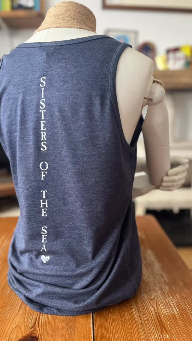 Just look at those muscles… there’s no doubt she’s put the work in for summer 😄💪

Vests are now LIVE on the Sisters of the Sea website available in sizes from XS to 2XL. 

£16.50 plus postage. 

Perfect for workouts, running, yoga or just lazing about in with no judgement!

Super soft cotton, long-length, just 💯 

🌊💙

#vest #summerstyle #sistersofthesea #wildswimming #newquay