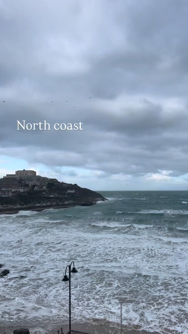 North and south coasts of Cornwall. The difference some days is wild. 

Less than an hour away yet a totally contrasting landscape and often totally different weather too!

🌊💙

#cornwall #sistersofthesea #newquay #wildswimming #ocean