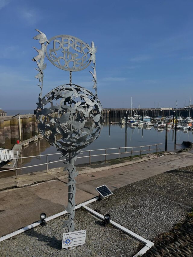This is so cute. 

I visited Watchet this weekend, on the North Somerset coast. And on the harbour there is a special memorial piece in memory of ‘Derek the Goose.’

Derek was a well-loved goose who made Watchet harbour home for over ten years, getting fed by the boat owners. 

Derek turned out to be a female in fact, when she laid eggs. In 2021 she died and locals and tourists from around the world raised money to commission this memorial in her memory. 

How sweet 😊

🌊💙

#watchet #derekthegoose #sistersofthesea #coast