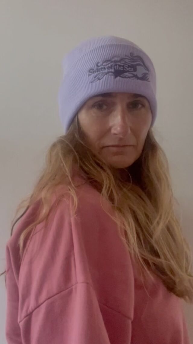 Blue Steel…but make it 90s model disinterest

Oh dear… Just here to say - all colours of beanie are now RESTOCKED.

Get yours online from the Sisters of the Sea shop, or come and see me tomorrow in Wadebridge for the @discoverymarket_ 

9-3pm along Molesworth St

Ooh and I’ll have the new Travel Mugs, plus a few Afterglow Sweatshirts and all the faves. 

💙🌊 

#sistersofthesea #beanie #autumnstyle #discoverymarket #cornwall